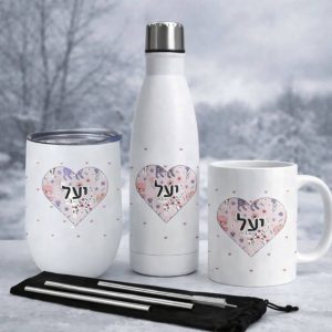 סט מפנק לשתיה בהתאמה אישית עם שם בקבוק תרמי, כוס קרמיקה, כוס תרמית וסט מהודר של קשיות עם חריטה בלייזר